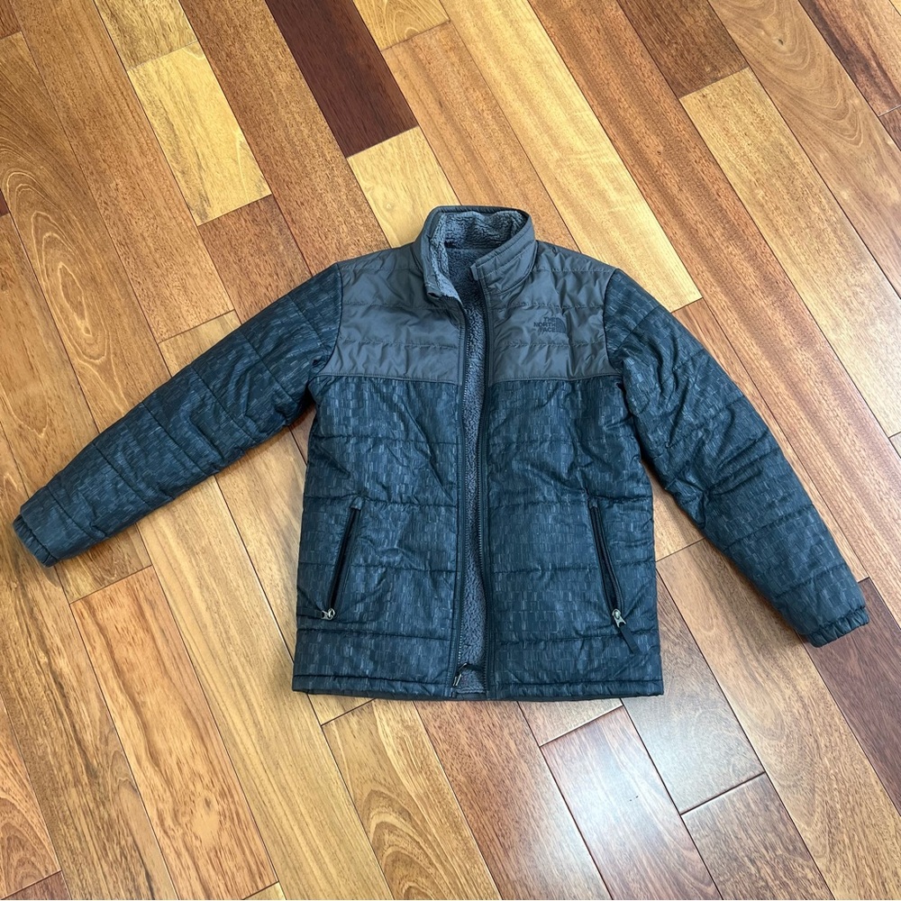 The North Face boy’s black coat in medium